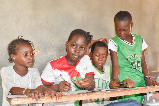 bambini burkina faso a scuola
